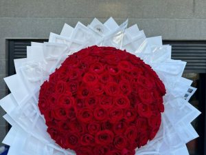 100 roses bouquet