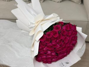 70 fuchsia rose bouquet